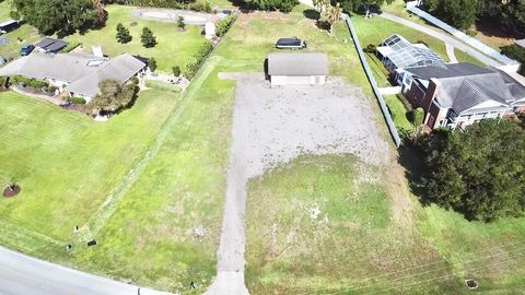 Tiny photo for 3155 Lakeshore Drive, Mount Dora, FL 32757 (MLS # G5111262)