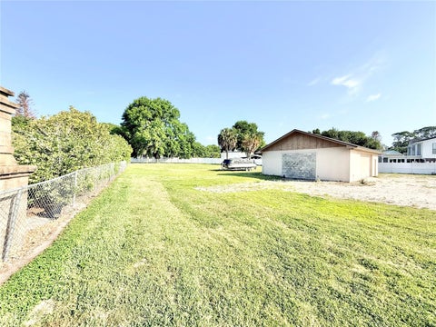 Tiny photo for 3155 Lakeshore Drive, Mount Dora, FL 32757 (MLS # G5111262)