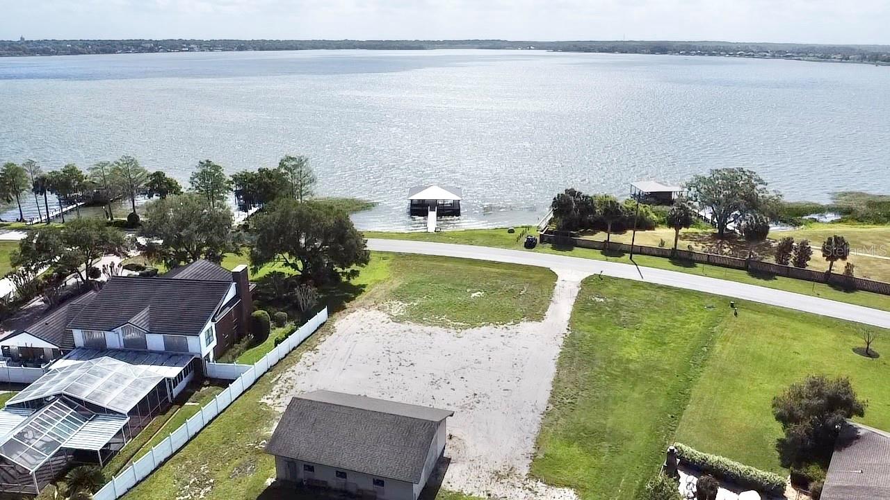 3155 LAKESHORE DRIVE