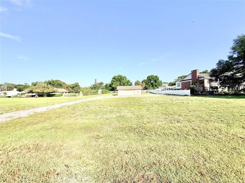 Tiny photo for 3155 Lakeshore Drive, Mount Dora, FL 32757 (MLS # G5111262)