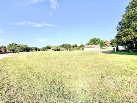 Tiny photo for 3155 Lakeshore Drive, Mount Dora, FL 32757 (MLS # G5111262)