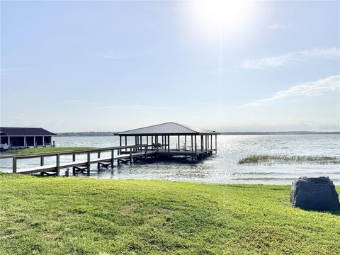 Tiny photo for 3155 Lakeshore Drive, Mount Dora, FL 32757 (MLS # G5111262)