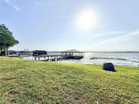 Tiny photo for 3155 Lakeshore Drive, Mount Dora, FL 32757 (MLS # G5111262)