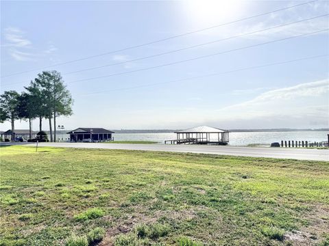 Tiny photo for 3155 Lakeshore Drive, Mount Dora, FL 32757 (MLS # G5111262)