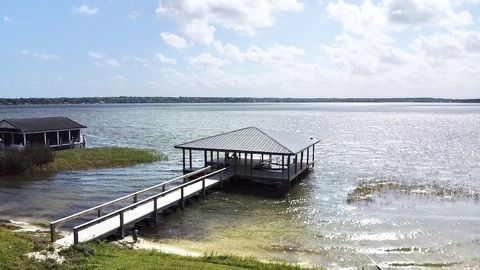 Tiny photo for 3155 Lakeshore Drive, Mount Dora, FL 32757 (MLS # G5111262)