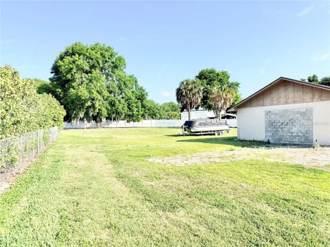 Tiny photo for 3155 Lakeshore Drive, Mount Dora, FL 32757 (MLS # G5111262)