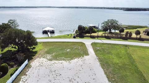 Tiny photo for 3155 Lakeshore Drive, Mount Dora, FL 32757 (MLS # G5111262)