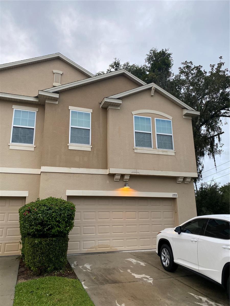 RESERVE/MDW LAKE A-I K M O Q T - Residential Lease