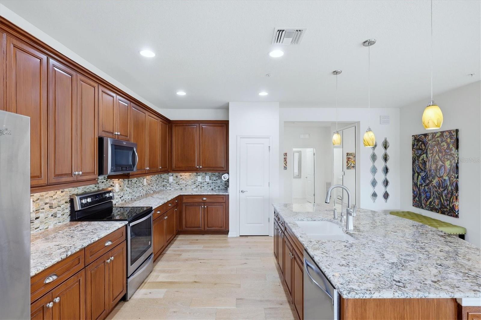 OAK RUN III/SARASOTA NATIONAL - Residential