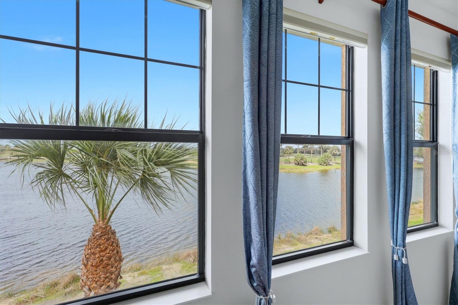 OAK RUN III/SARASOTA NATIONAL - Residential