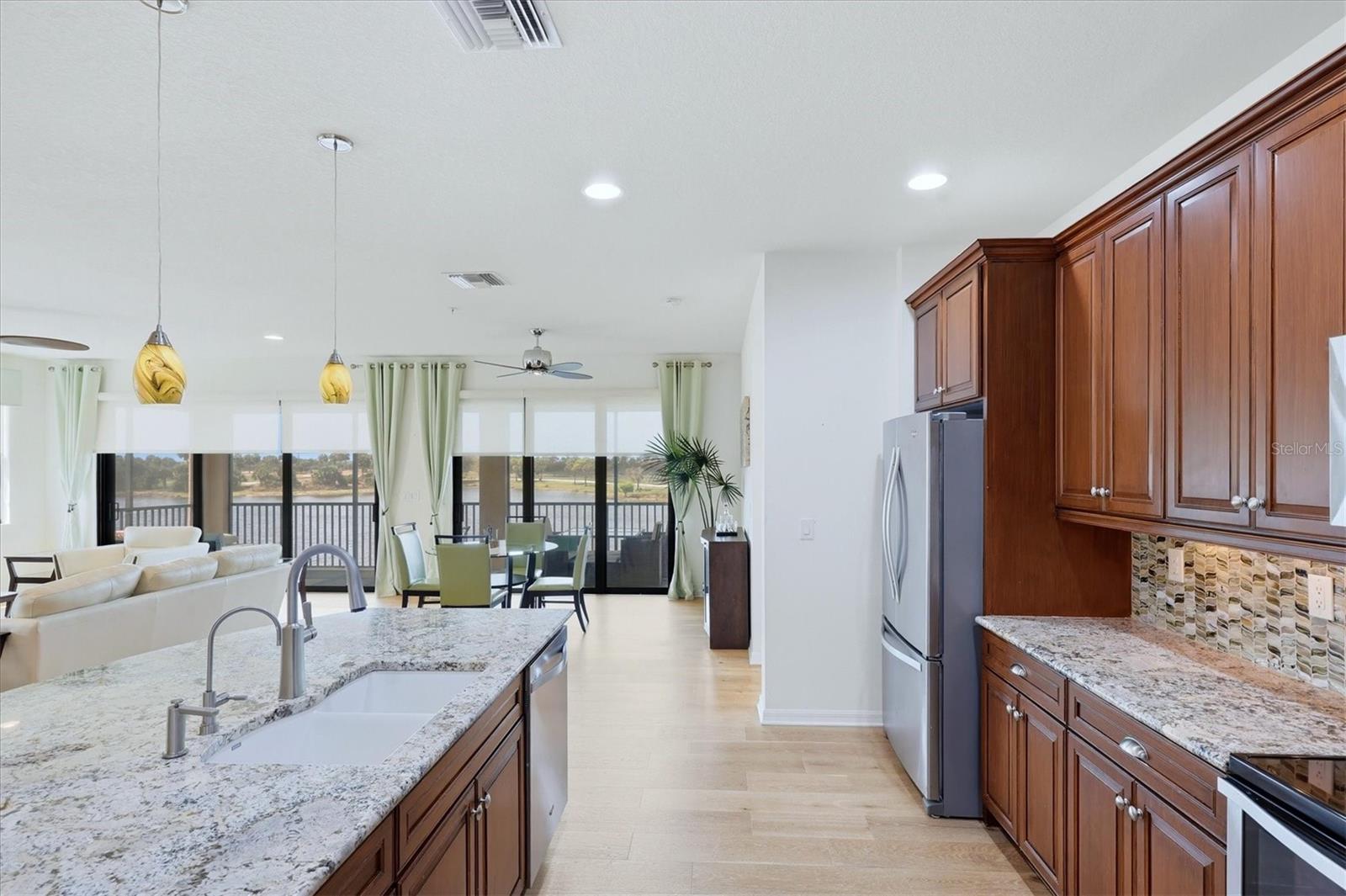 OAK RUN III/SARASOTA NATIONAL - Residential