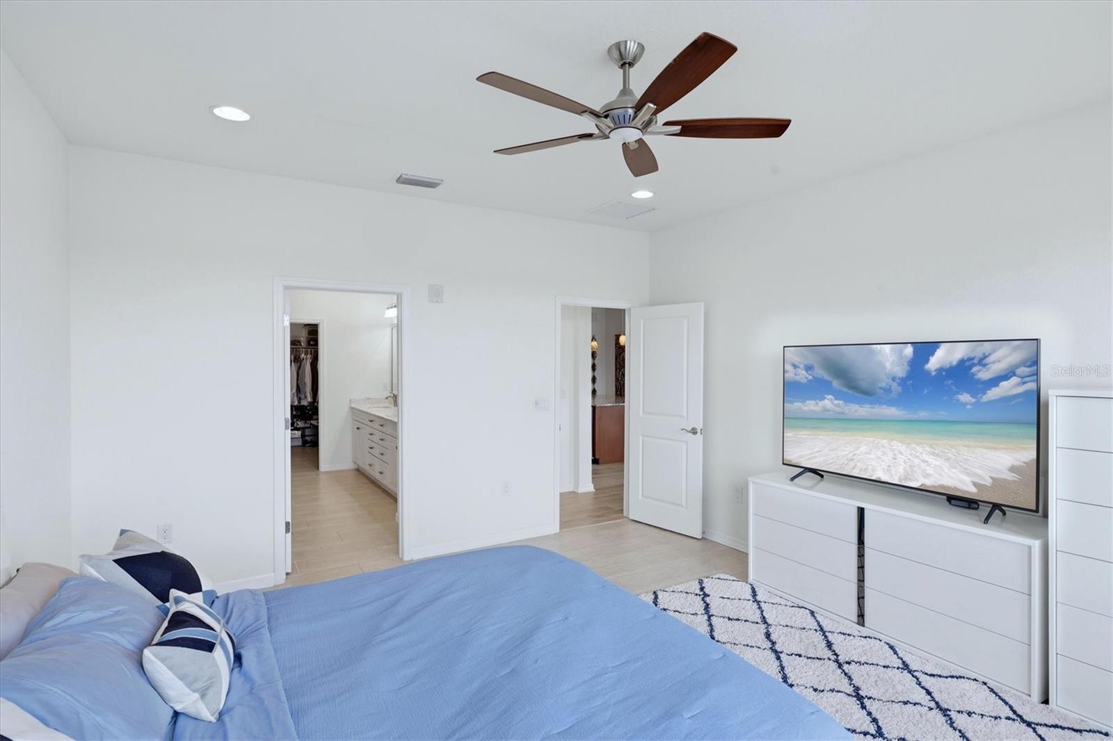 OAK RUN III/SARASOTA NATIONAL - Residential