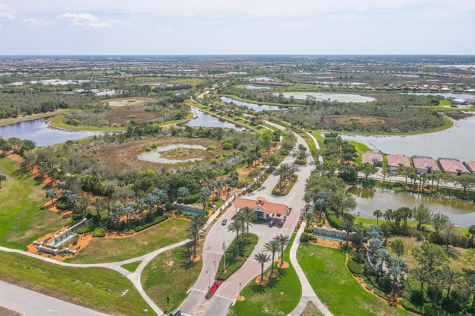 OAK RUN III/SARASOTA NATIONAL - Residential