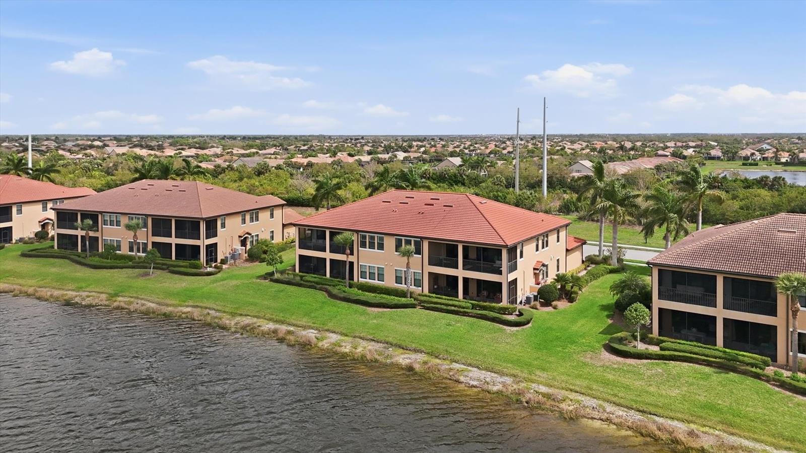 OAK RUN III/SARASOTA NATIONAL - Residential