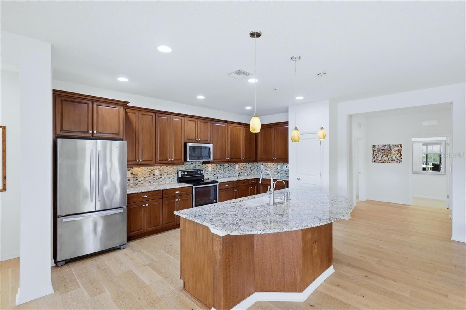 OAK RUN III/SARASOTA NATIONAL - Residential