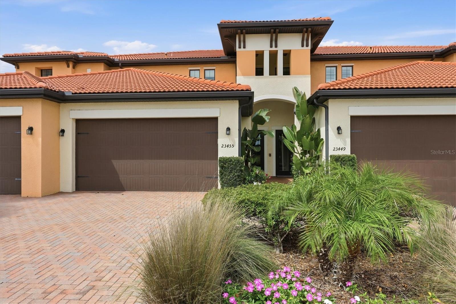 OAK RUN III/SARASOTA NATIONAL - Residential