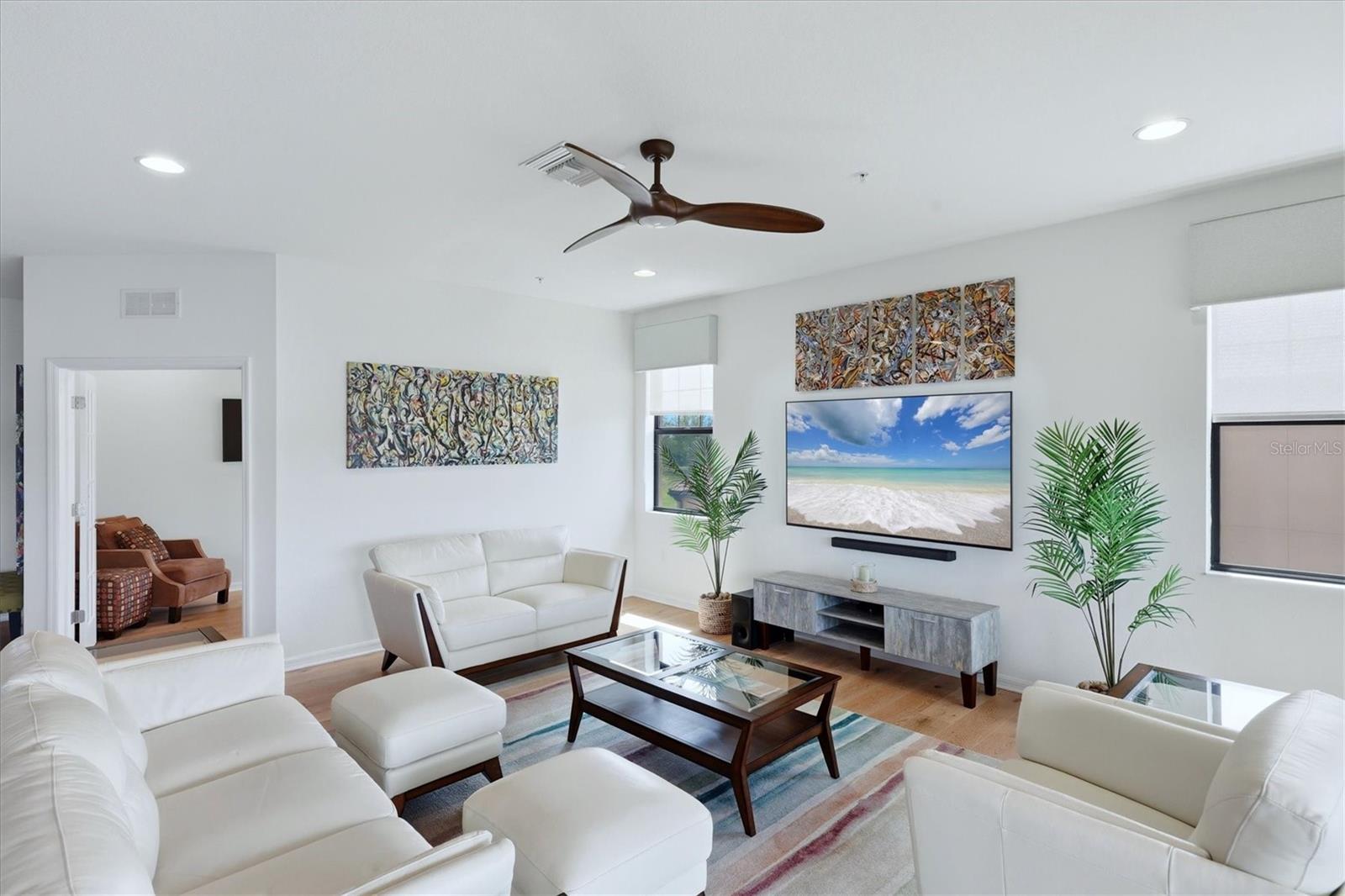 OAK RUN III/SARASOTA NATIONAL - Residential