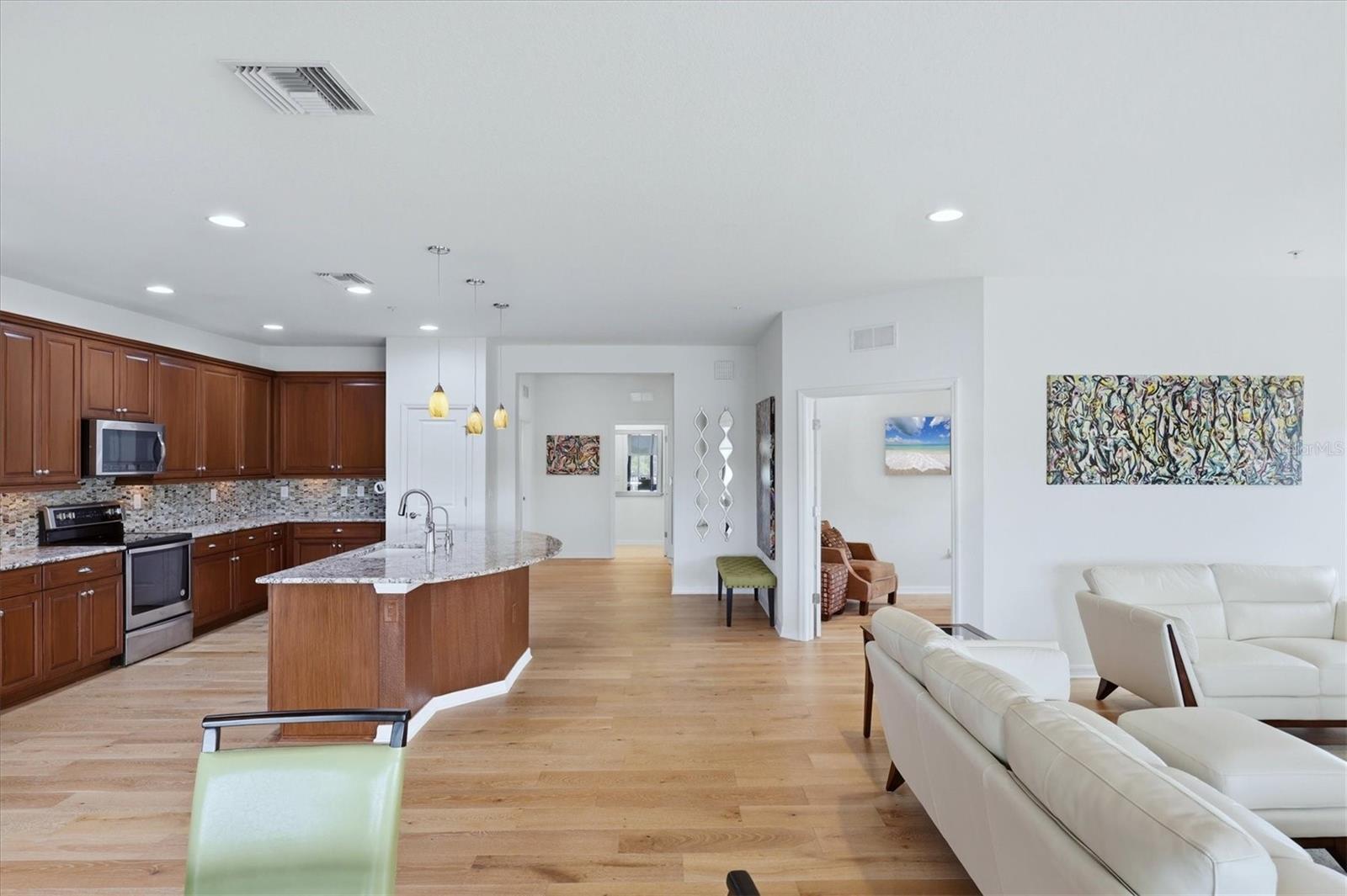 OAK RUN III/SARASOTA NATIONAL - Residential