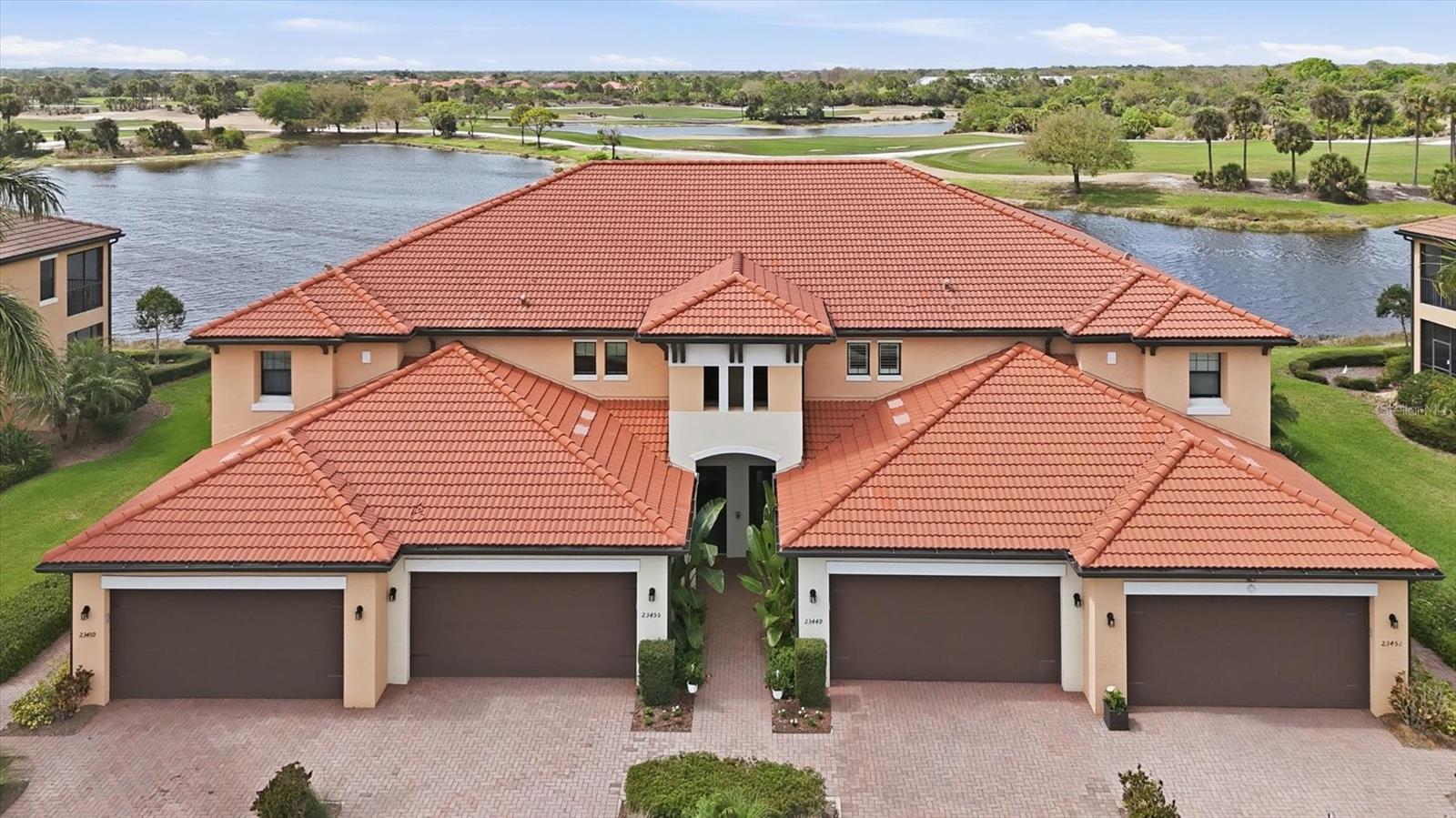 OAK RUN III/SARASOTA NATIONAL - Residential