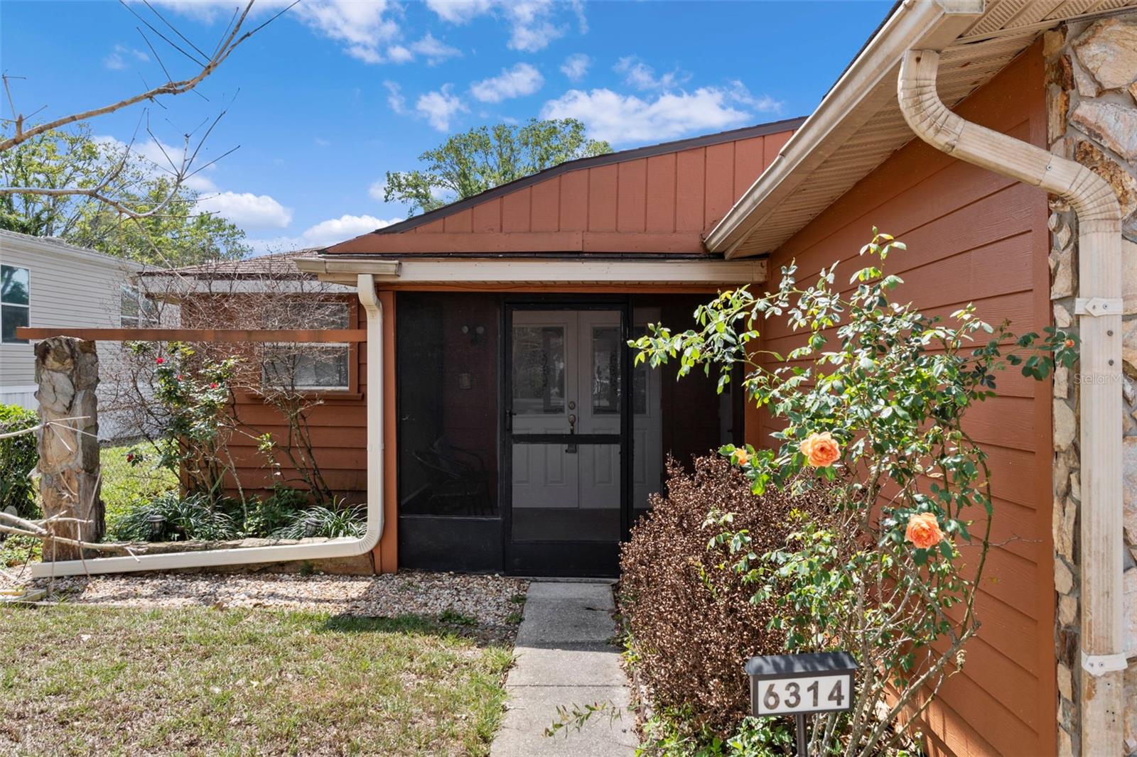 WEEKI WACHEE RIVER RETREATS - Residential