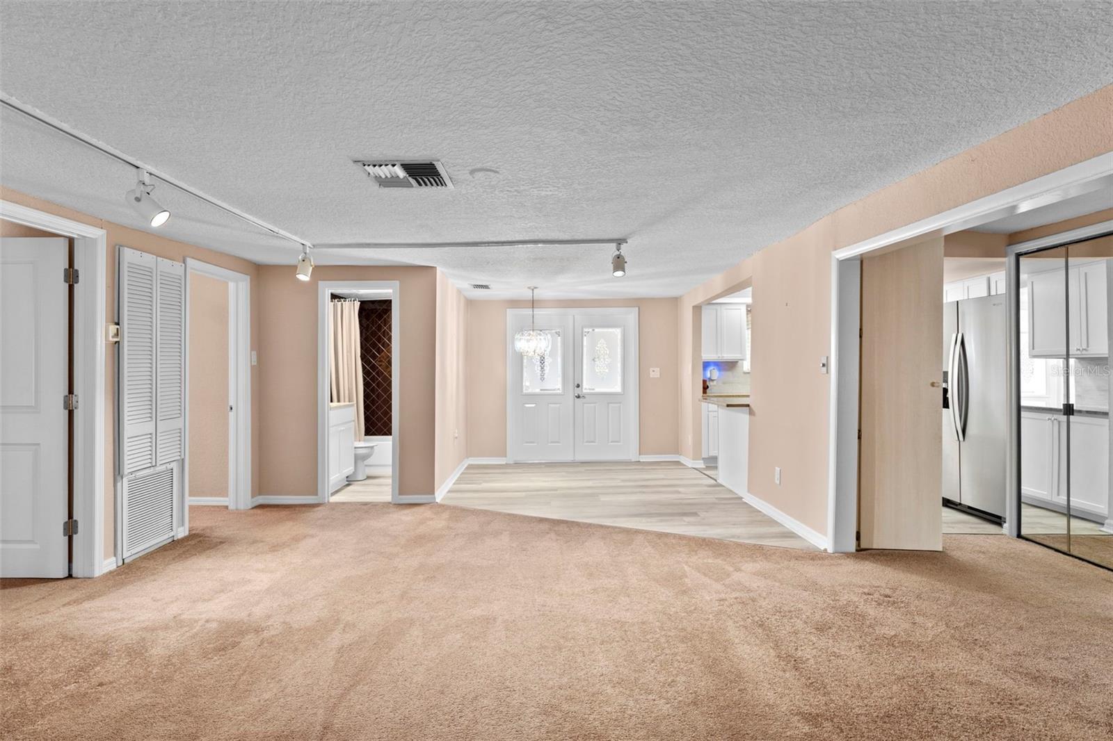 WEEKI WACHEE RIVER RETREATS - Residential