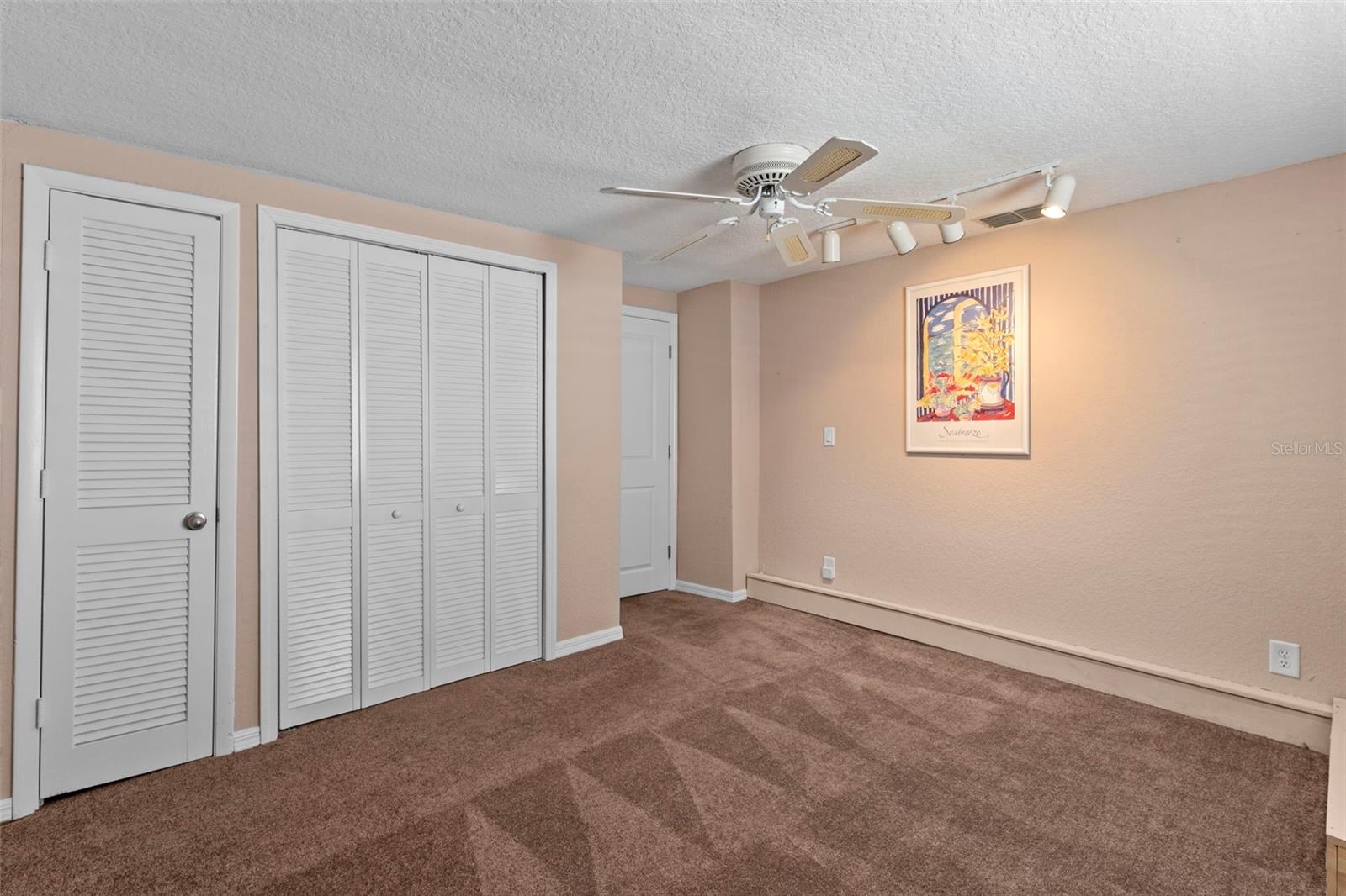 WEEKI WACHEE RIVER RETREATS - Residential