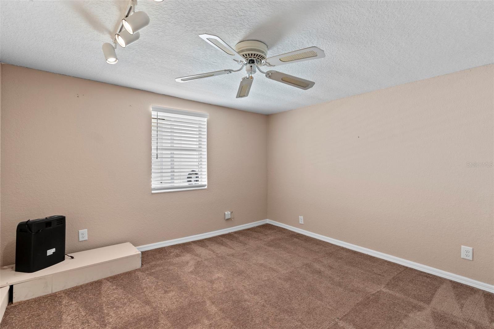 WEEKI WACHEE RIVER RETREATS - Residential