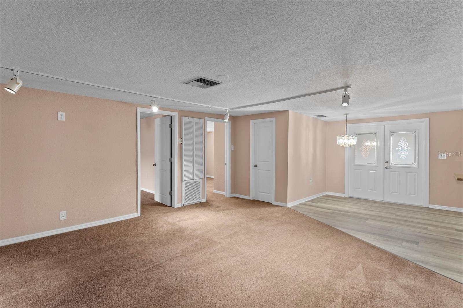 WEEKI WACHEE RIVER RETREATS - Residential