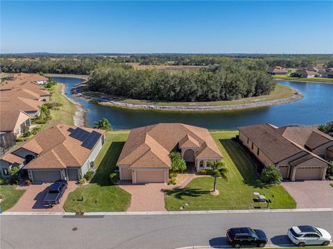 A home in WINTER HAVEN