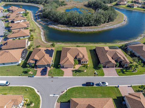 A home in WINTER HAVEN