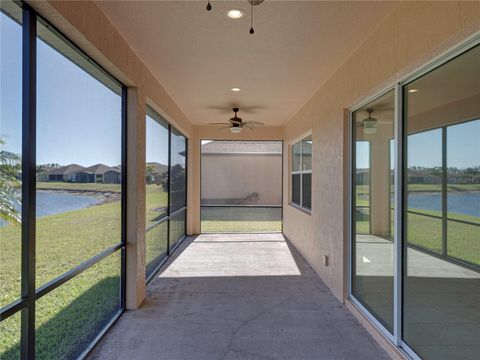 A home in WINTER HAVEN