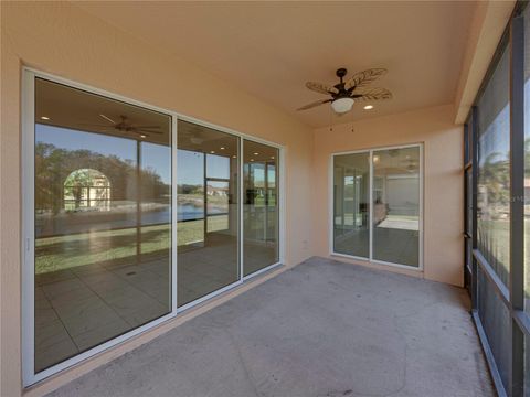 A home in WINTER HAVEN