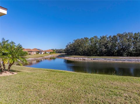 A home in WINTER HAVEN