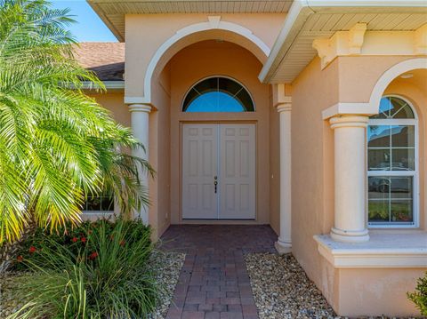 A home in WINTER HAVEN