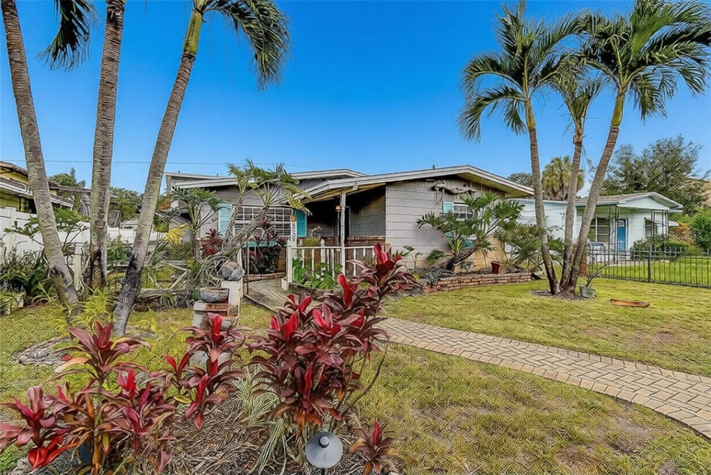 Photo of 6359 4th Avenue S, St Petersburg, FL 33707 (MLS # TB8563238)