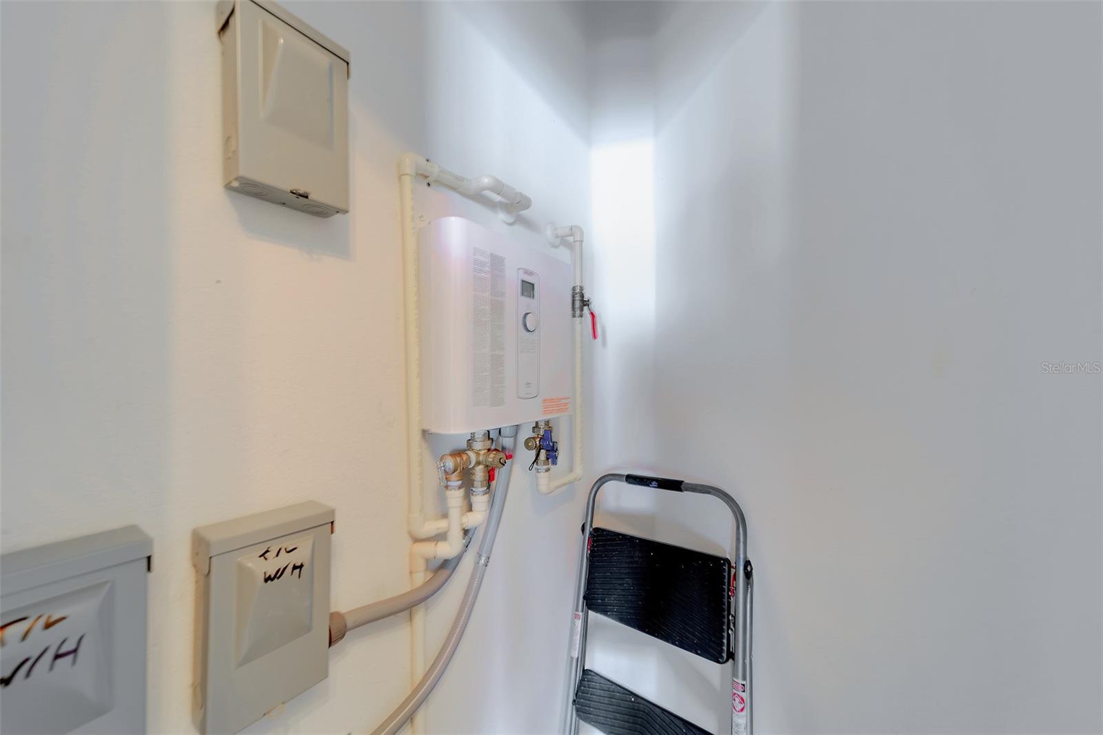 SEASIDE ESTATES - Residential