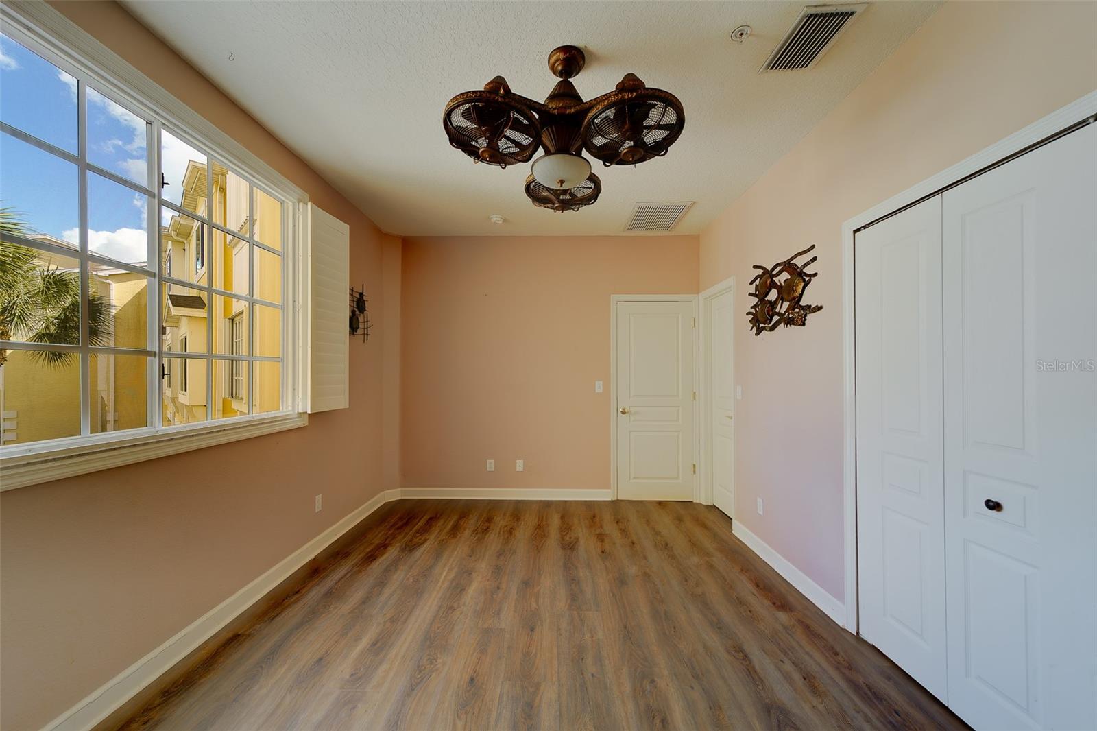 SEASIDE ESTATES - Residential