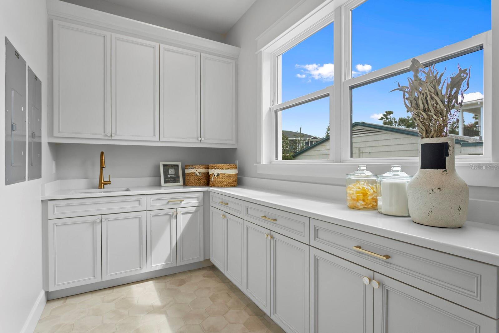 MARYLAND MANOR 2ND UNIT - Residential