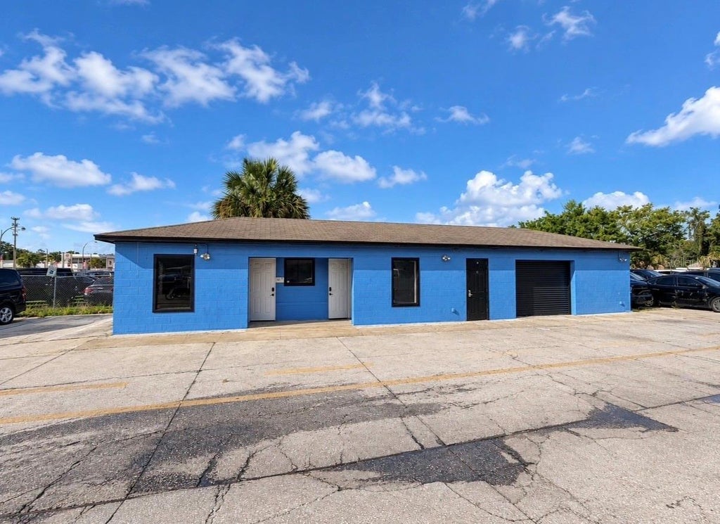 Photo of 5525 S Orange Blossom Trail, Orlando, FL 32839 (MLS # O6443848)
