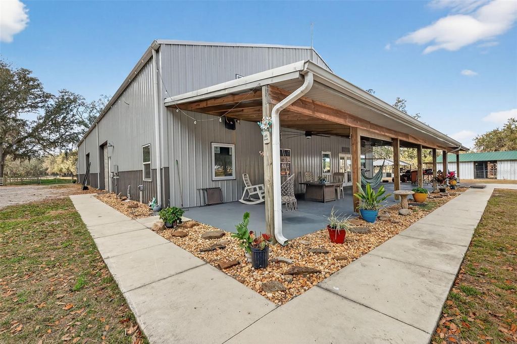 Photo of 4533 SW 37th Terrace, Bushnell, FL 33513 (MLS # A4682665)