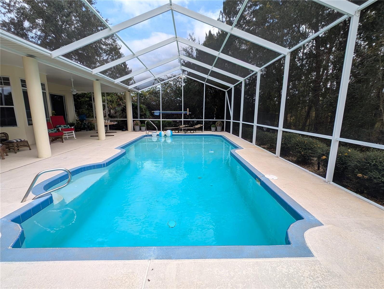 04 FAIRWAYS - Residential