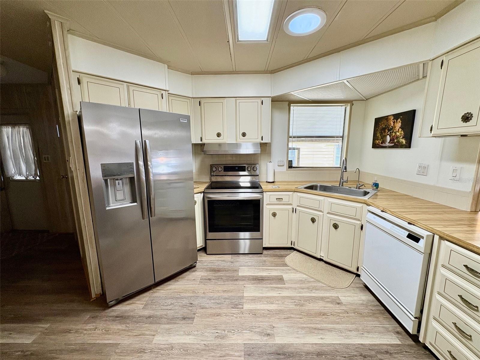 GARDEN GROVE OAKS - Residential