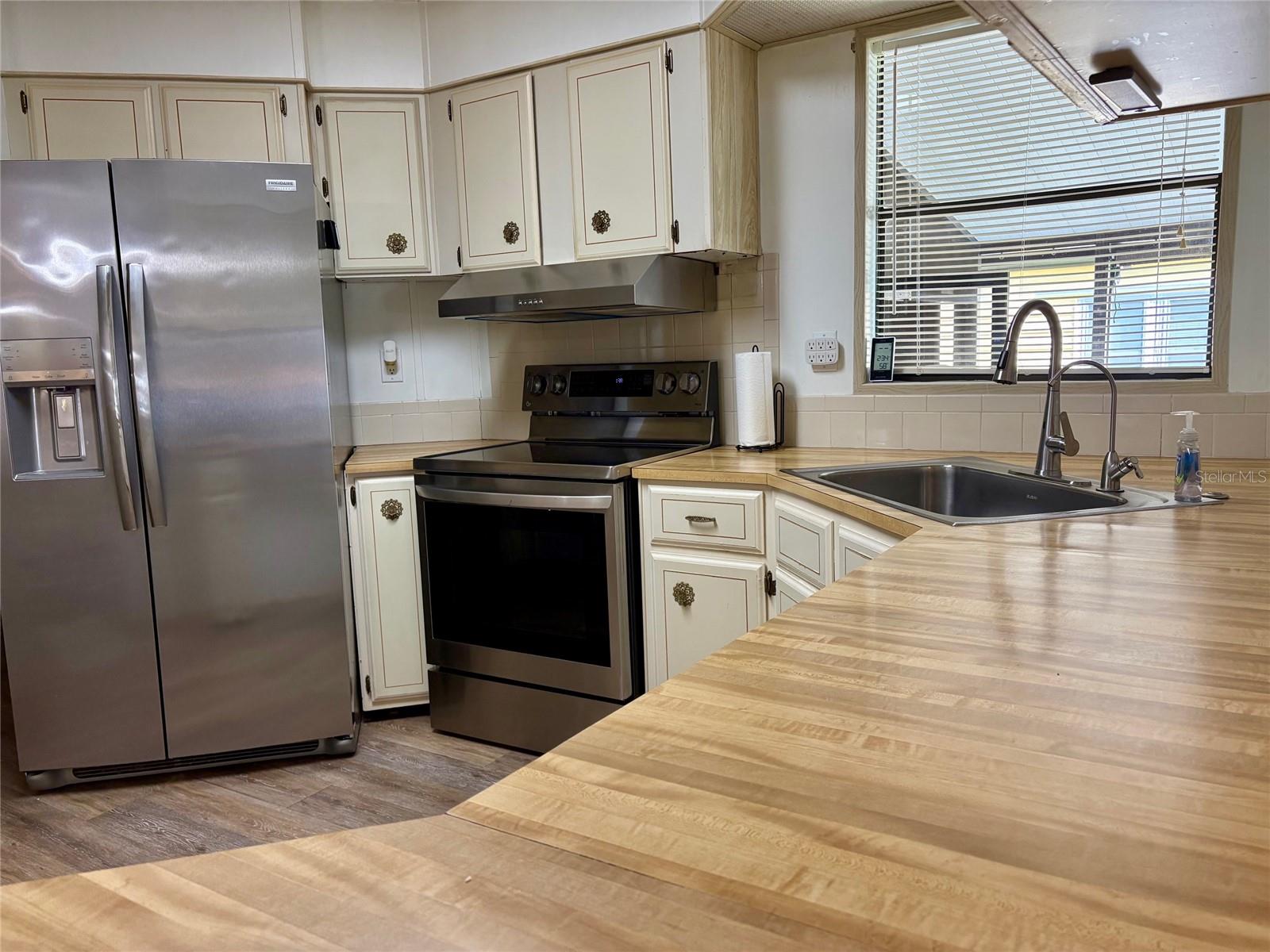 GARDEN GROVE OAKS - Residential