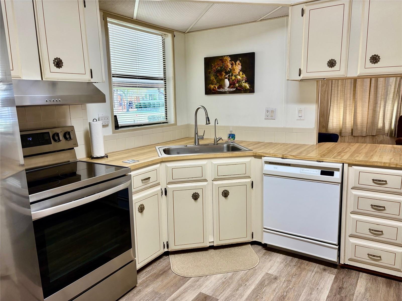 GARDEN GROVE OAKS - Residential