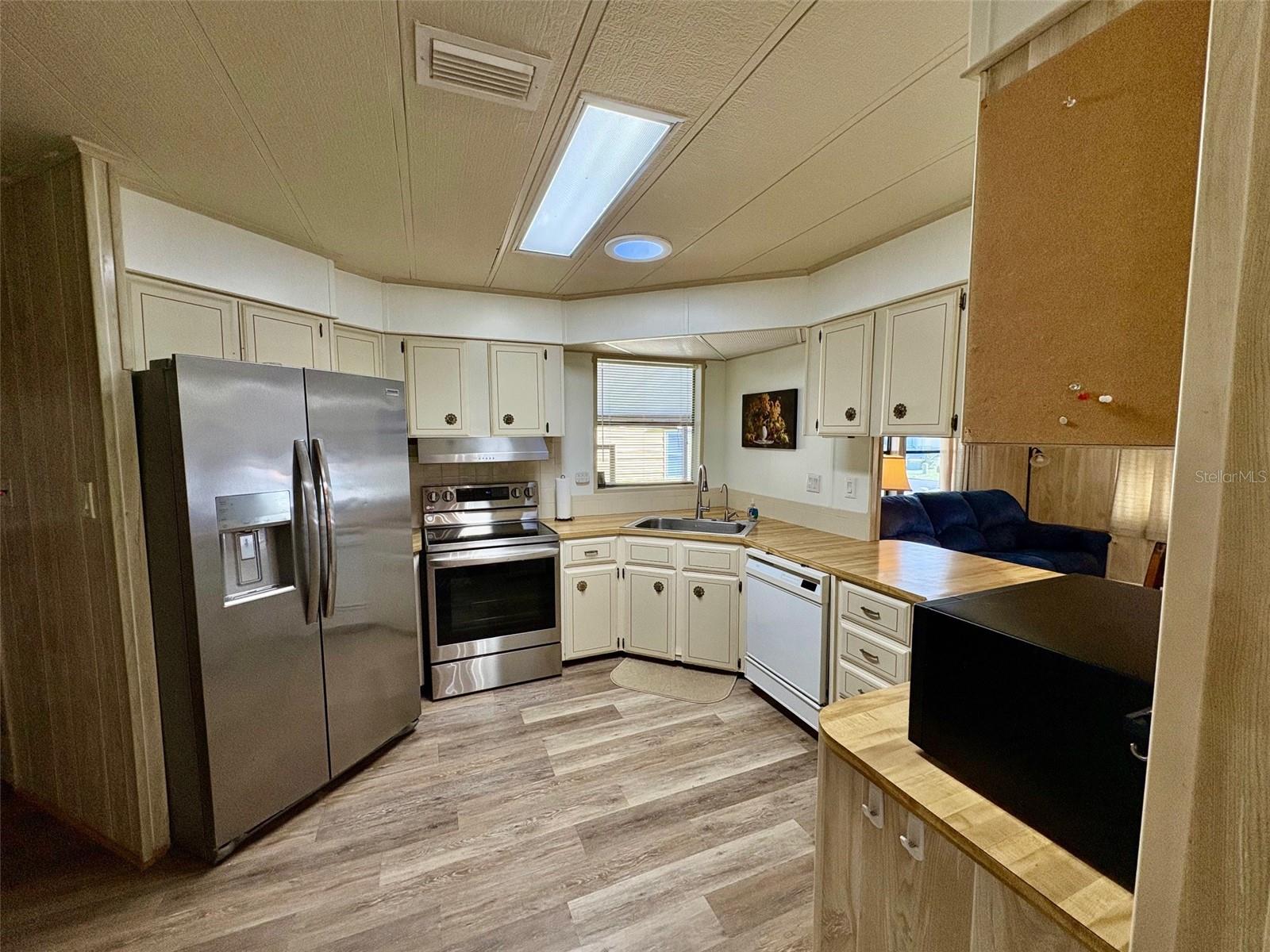 GARDEN GROVE OAKS - Residential