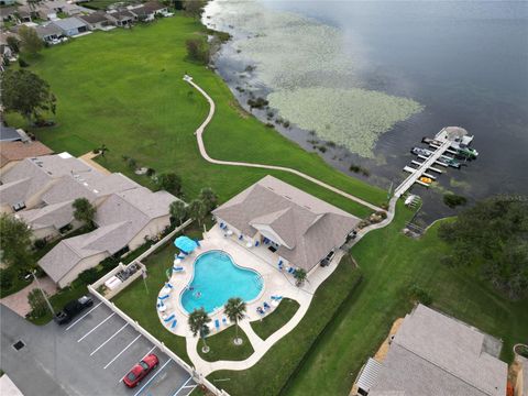 A home in WINTER HAVEN