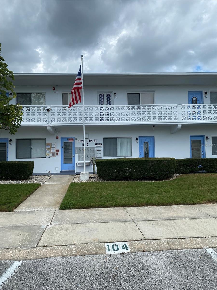 GREAT INVESTMENT PROPERTY OR VACATION PROPERTY. MUCH SOUGHT AFTER GROUND FLOOR UNIT. ACROSS THE STREET FROM THE PEACOCK CENTER AND THE HEATED POOL. KITCHEN HAS TONS OF STORAGE ABOVE AND BELOW THE COUNTER. ALL APPLICANCES ARE INCLUDED. LOCATED IN A NON FLOOD & NON EVACUATION IN PINELLAS COUNTY. UNIT HAS A CLOSED IN PORCH. WINDOW TREATMENTS INCLUDED. CLOSE TO SEMINOLE CITY CENTER FOR SHOPPING AND DINING. ALSO A MOVIE THEATER. 55+ COMMUNITY. FREE SHUTTLE BUS 5 DAYS A WEEK FOR RESIDENTS .CLOSE TO TWO MAJOR AIRPORTS. 4 MILES TO REDINGTON SHORES BEACH. SEMINOLE GARDENS IS A GREAT PLACE TO LIVE. CALL TODAY FOR YOUR APPOINTMENT . DONT MISS OUT ON THIS ONE.