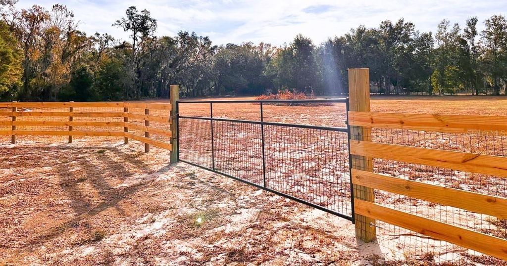 Photo of 11735 Knights Griffin Road, Thonotosassa, FL 33592 (MLS # TB8343422)