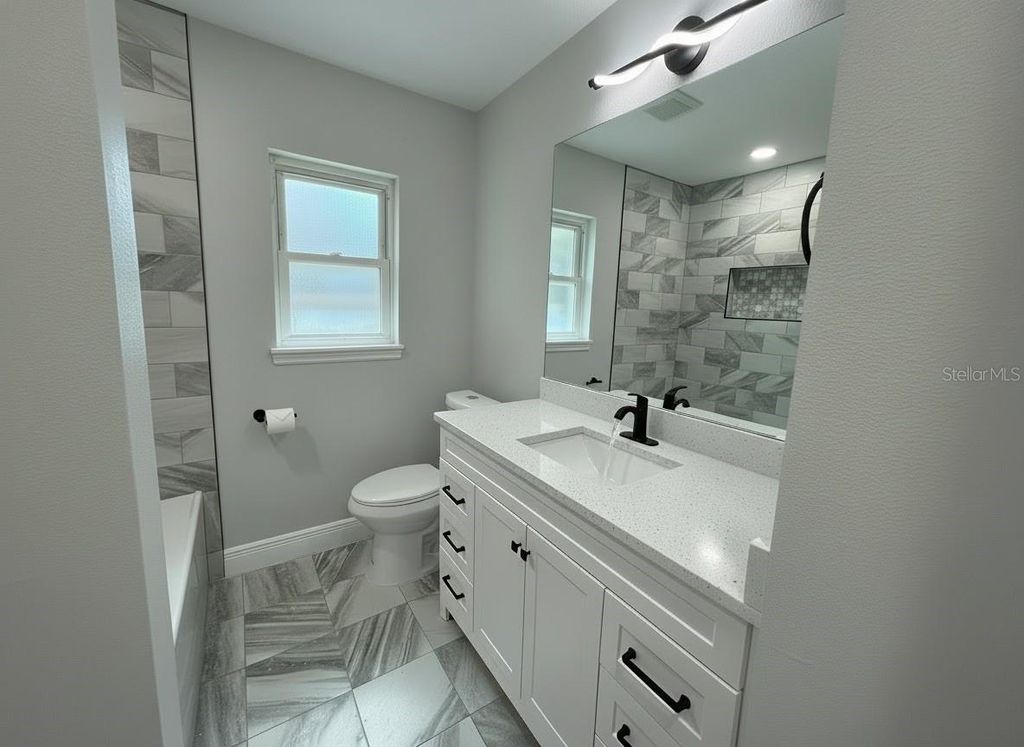 Photo of 1507 N Lake View Avenue, Leesburg, FL 34748 (MLS # O6384106)