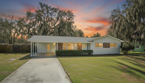 1507 N LAKE VIEW AVENUE LEESBURG FL 34748